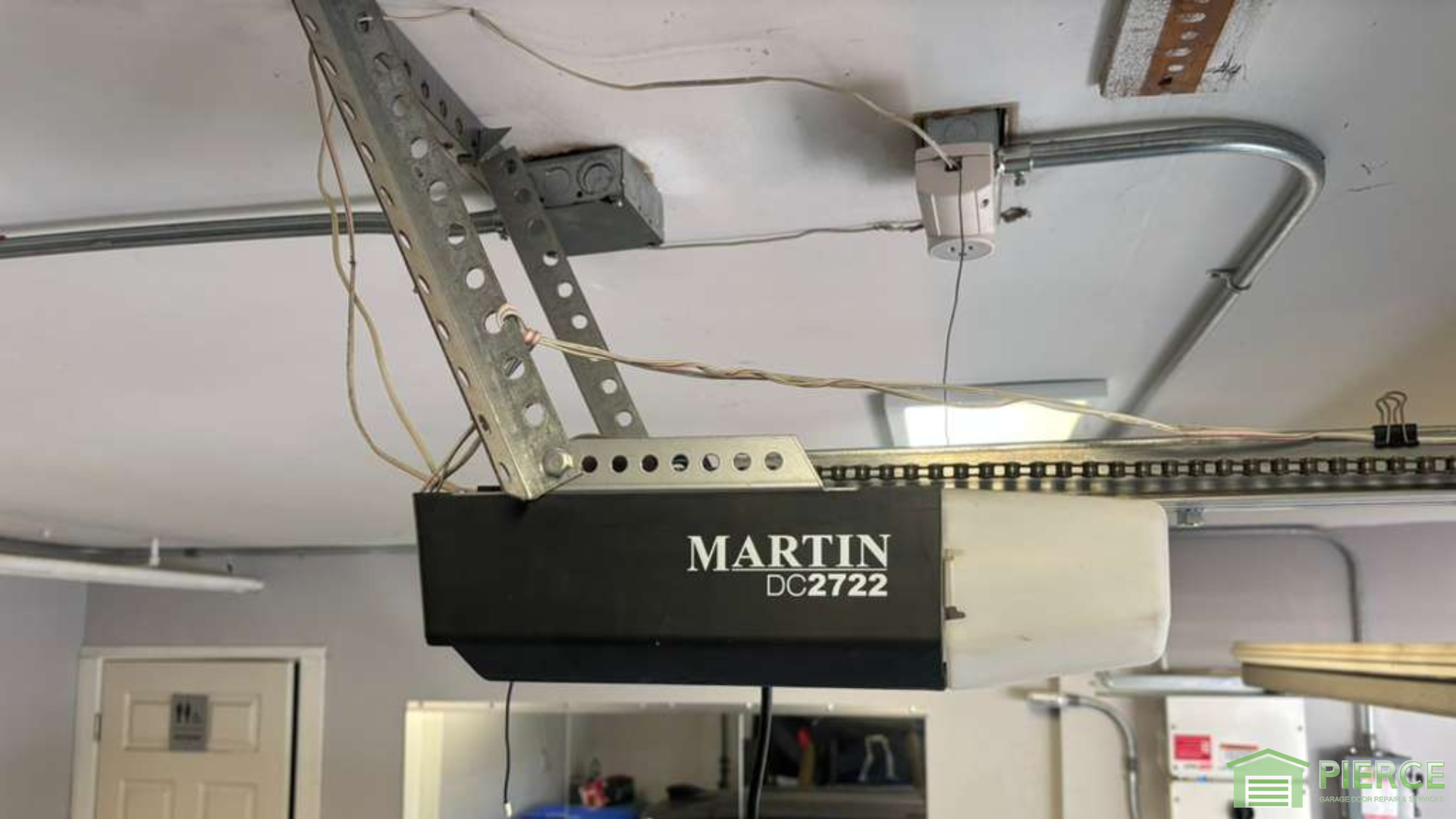 Insulation Considerations for Energy Efficiency - Comparing Garage Door Materials: Which Best Suits the Sumner Climate?