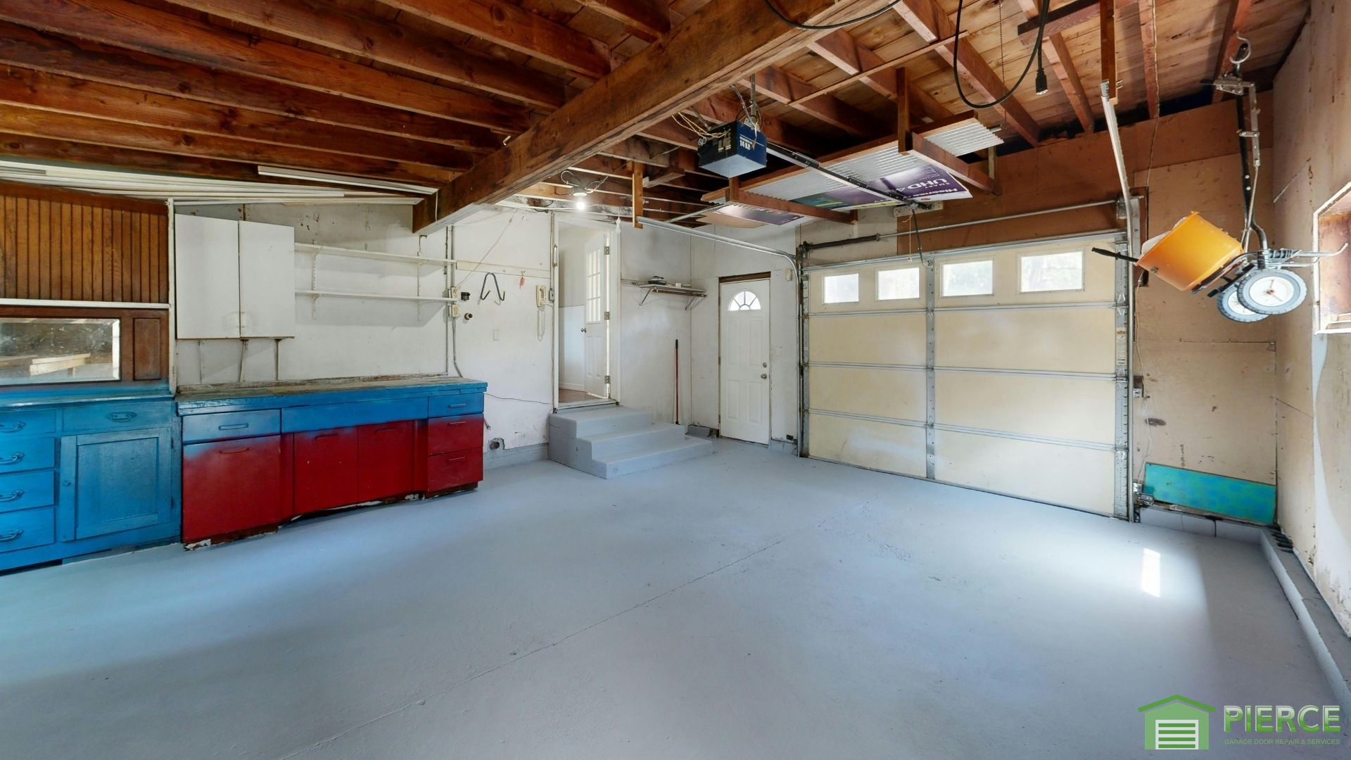 What Causes a Garage Door to Make Grinding Noises? - Why is My Garage Door Making a Grinding Noise?